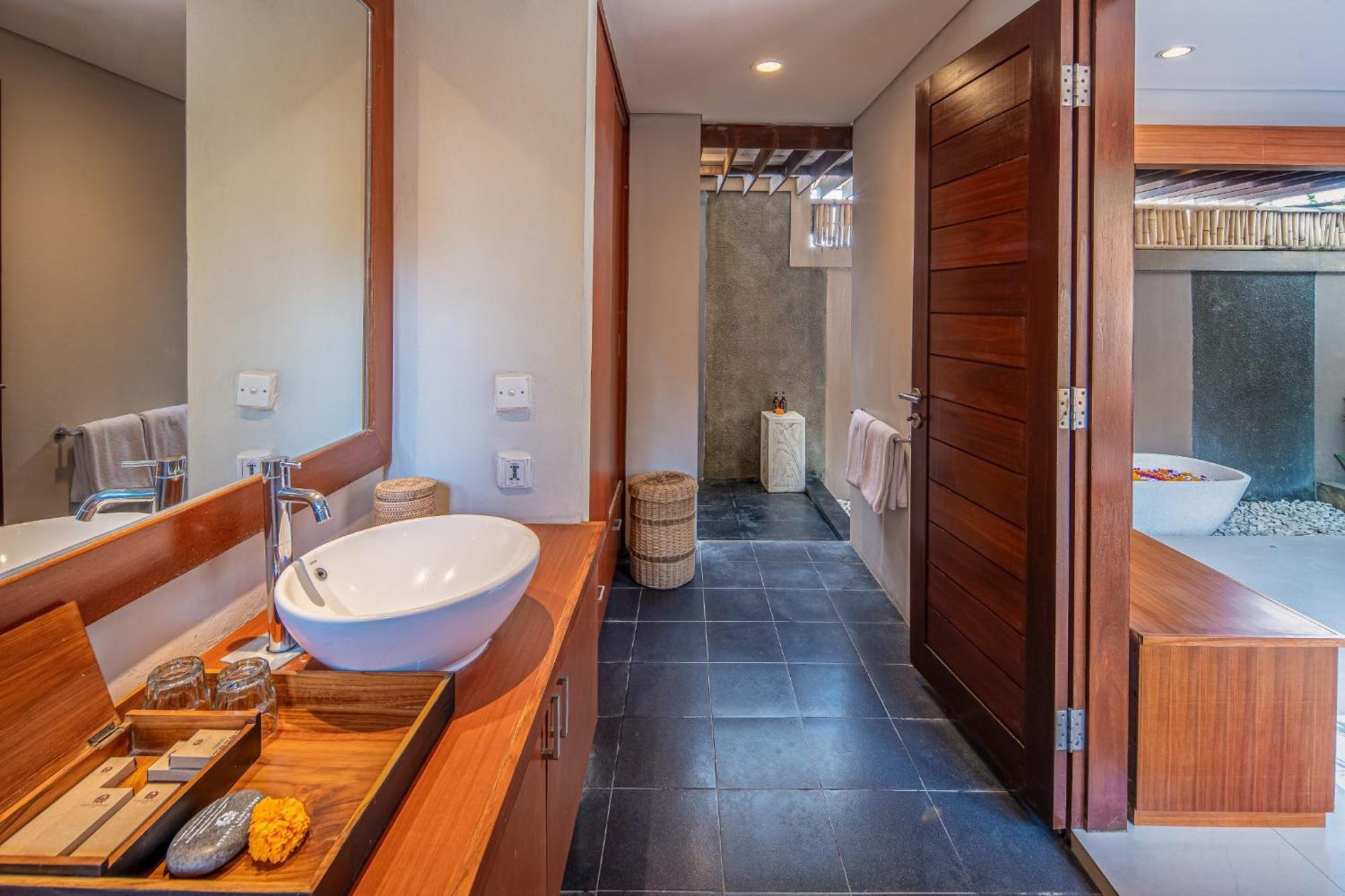 Tanah Lot Nyanyi Sanctuary Villa By Ini Vie Hospitality מראה חיצוני תמונה